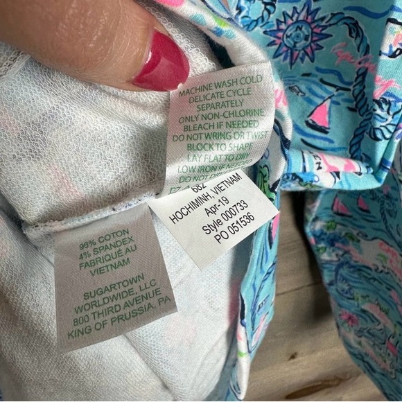 Details
LillyPulitzer CapeCod Upf 50+ Skipper Popover Marthas Vineyard Nantucket - Picture 8 of 8